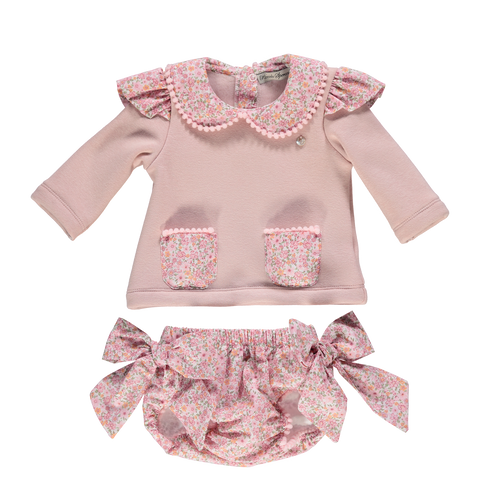 Girl's set with knitted sweater and pink floral shorts