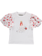 T-Shirt com folhos de corações vermelhos nas mangas e boneca estampada