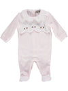 Babygrow rosa com peito branco e flores