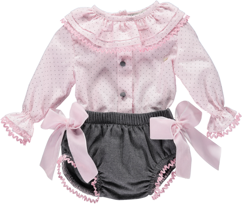 Conjunto de bebé com blusa rosa e calções cinza com laços